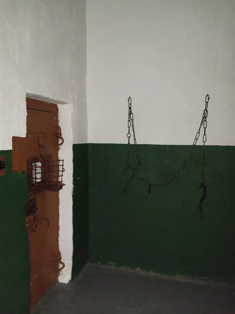 Карцер2