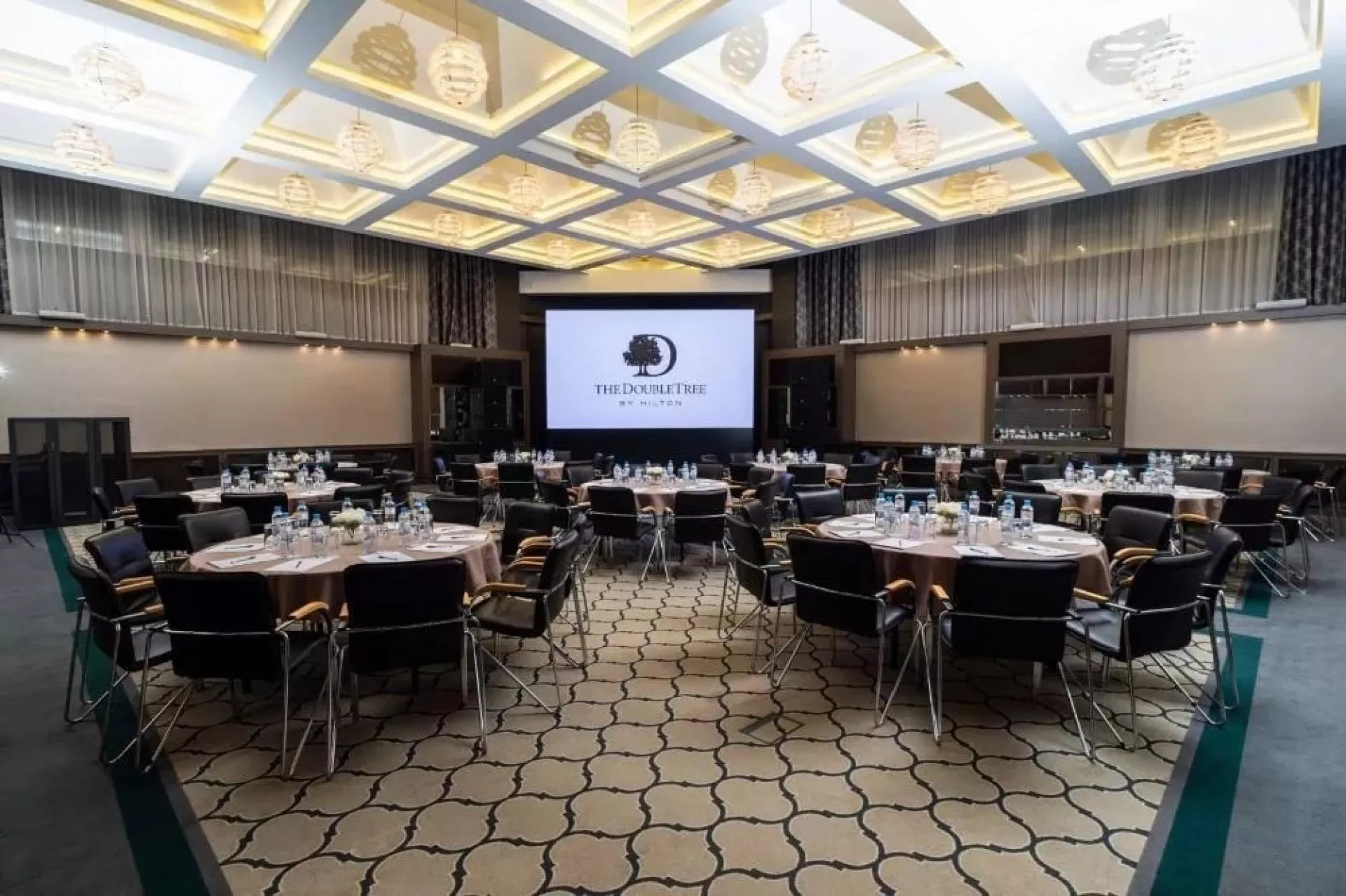 Отель DoubleTree by Hilton Tyumen