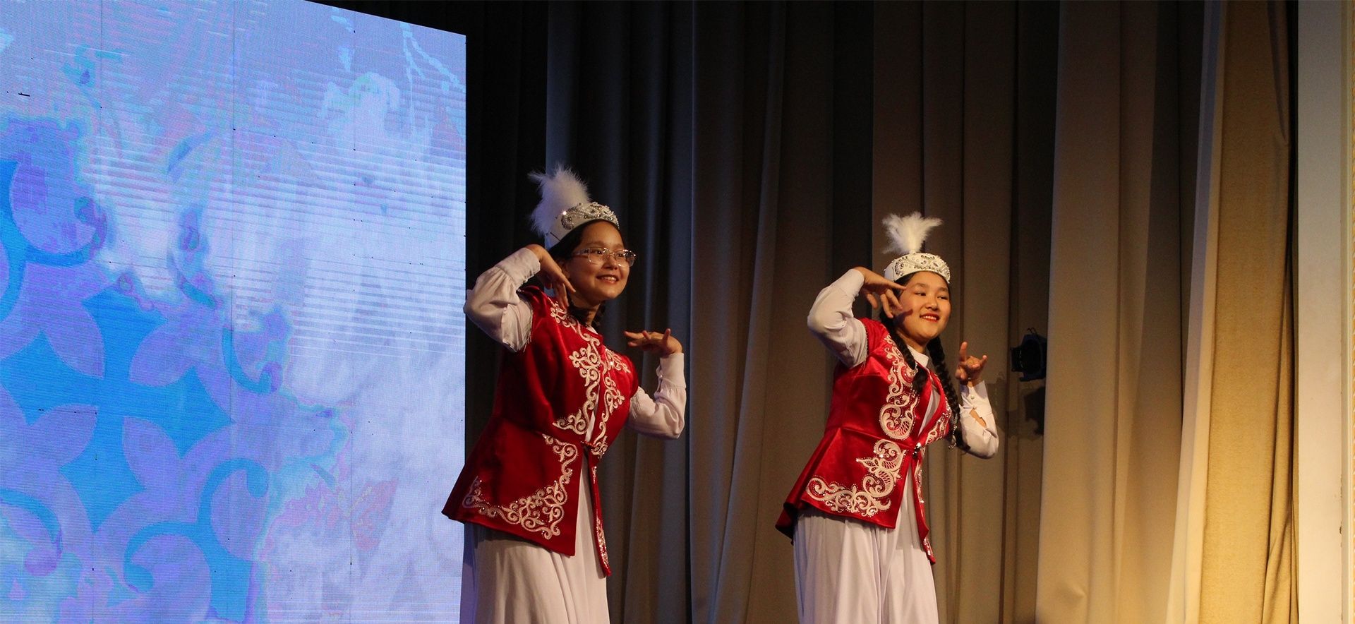 Концерт «Яркие краски дружбы народов!»