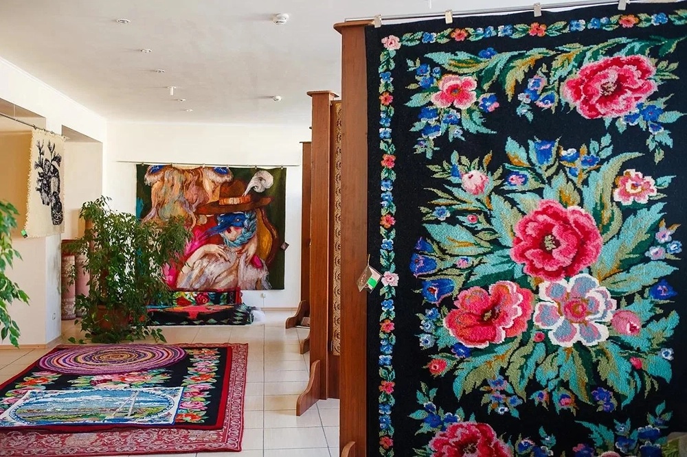 Экскурсия в музее-мастерской «Тюменский ковер» - картинка 1