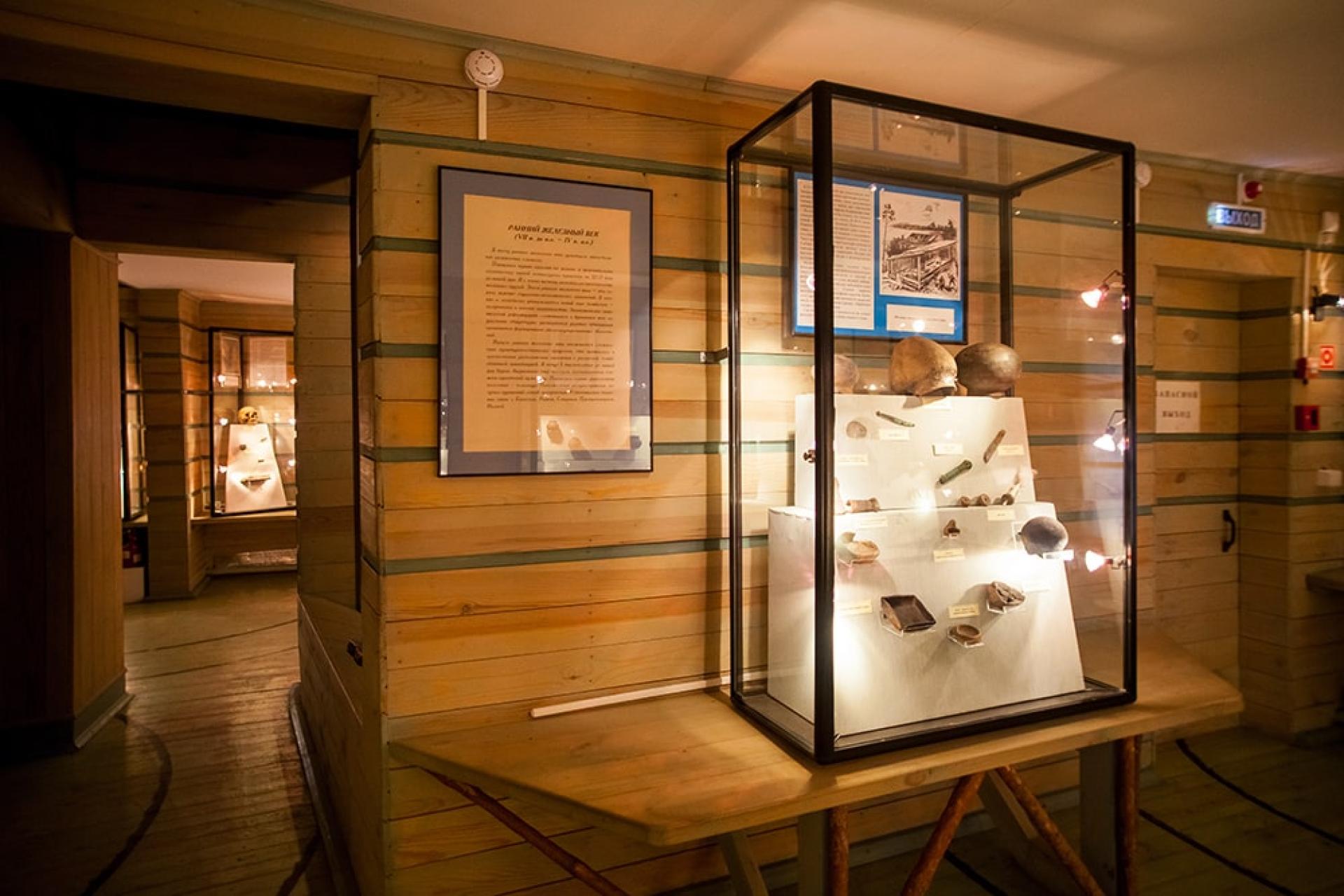 Археологический музей-заповедник на озере Андреевском