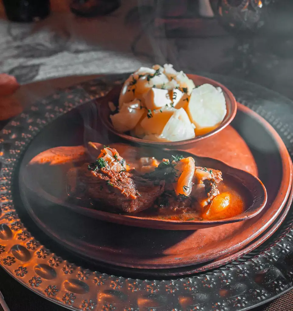 Вкусные приключения Макса Брандта в древней столице Сибири