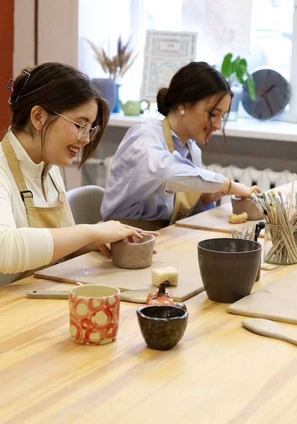 Мастер-класс по лепке пиал в гончарной школе «Колокол»