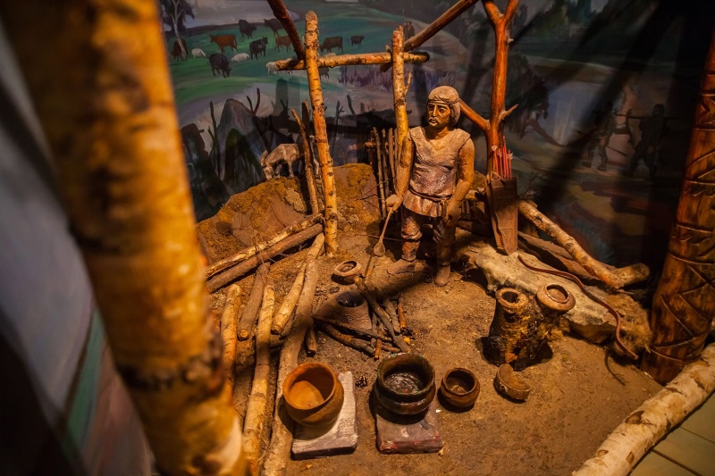 Археологический музей-заповедник на озере Андреевском